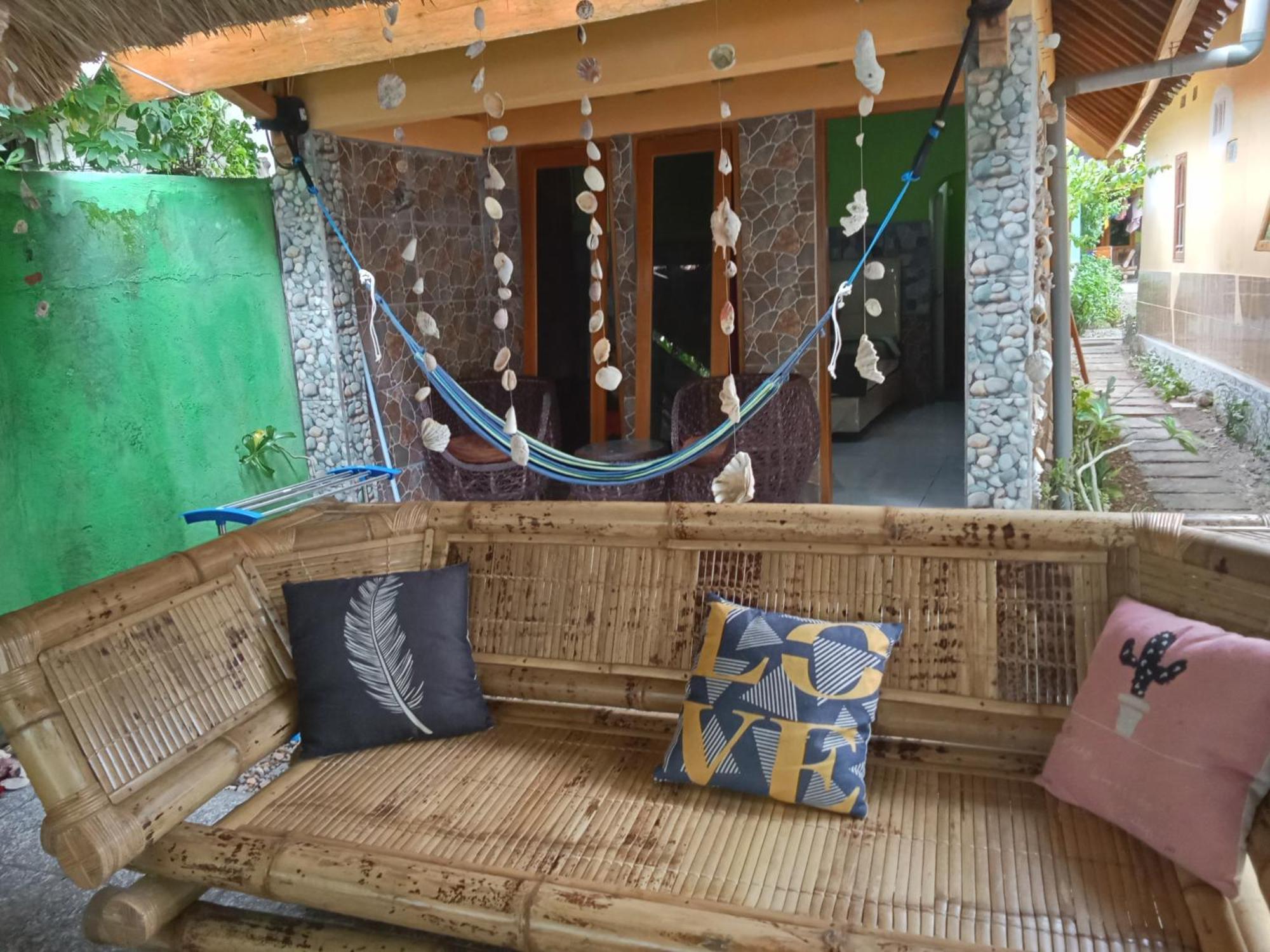 Pelangi Homestay Bungalow Gili Gede Sekotong Rum bild