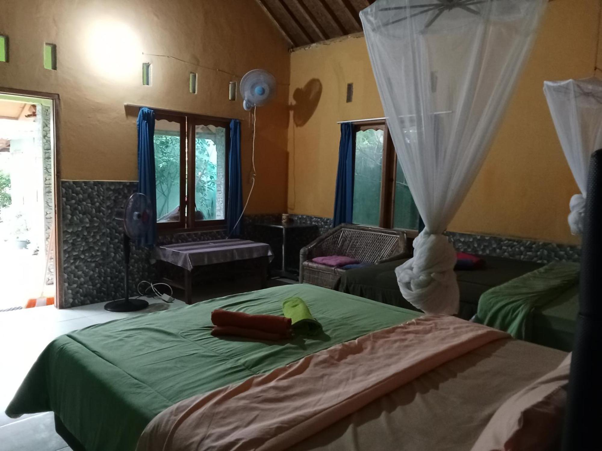 Pelangi Homestay Bungalow Gili Gede Sekotong Rum bild